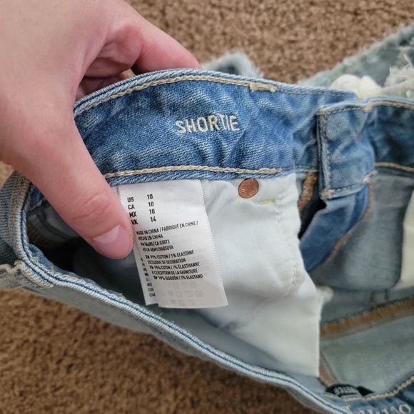 Distressed AE Shorts - Picture 3 of 6